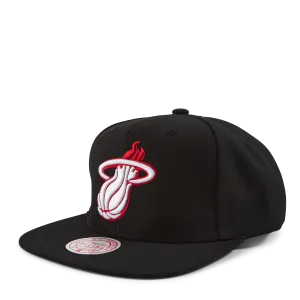 B Snapback